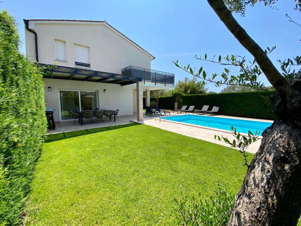 Villa Divina Pola Esterno foto