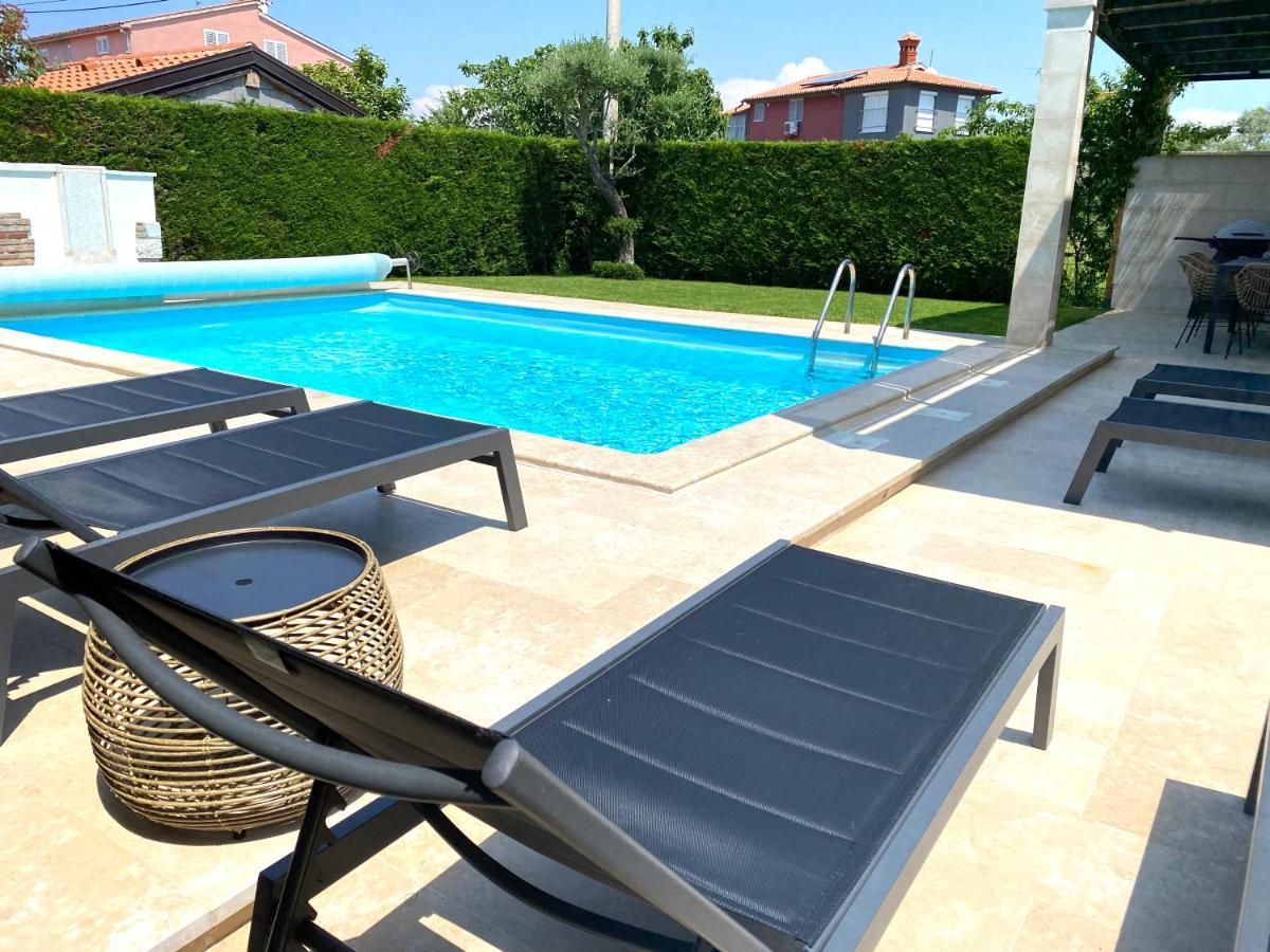 Villa Divina Pola Esterno foto